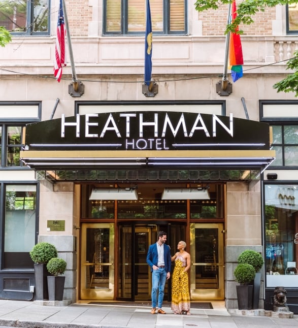 grand entrance of the Heathman Hotel